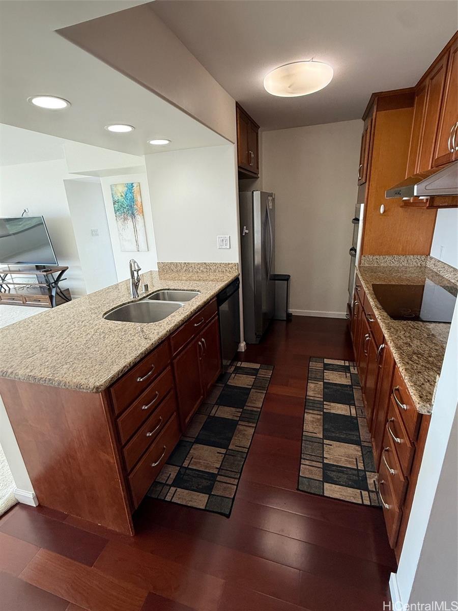 Royal Iolani condo # 2506, Honolulu, Hawaii - photo 2 of 25