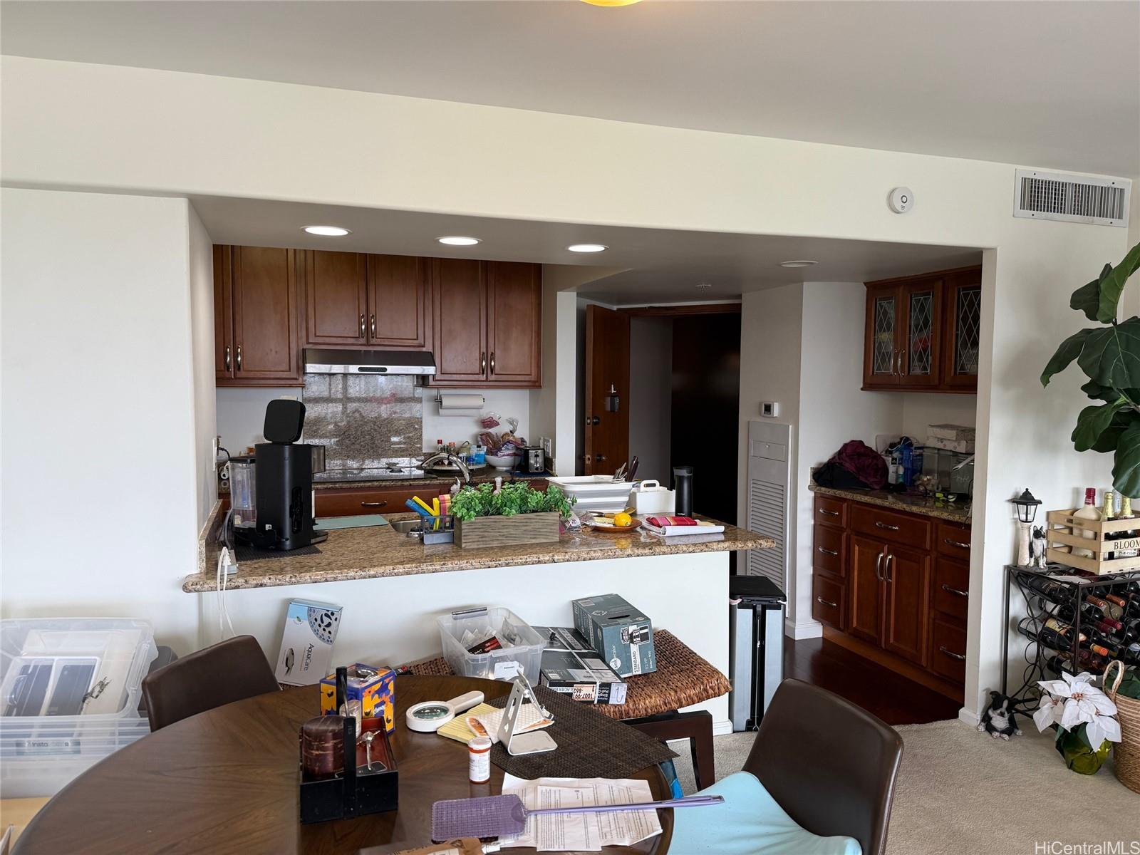 Royal Iolani condo # 2506, Honolulu, Hawaii - photo 11 of 22