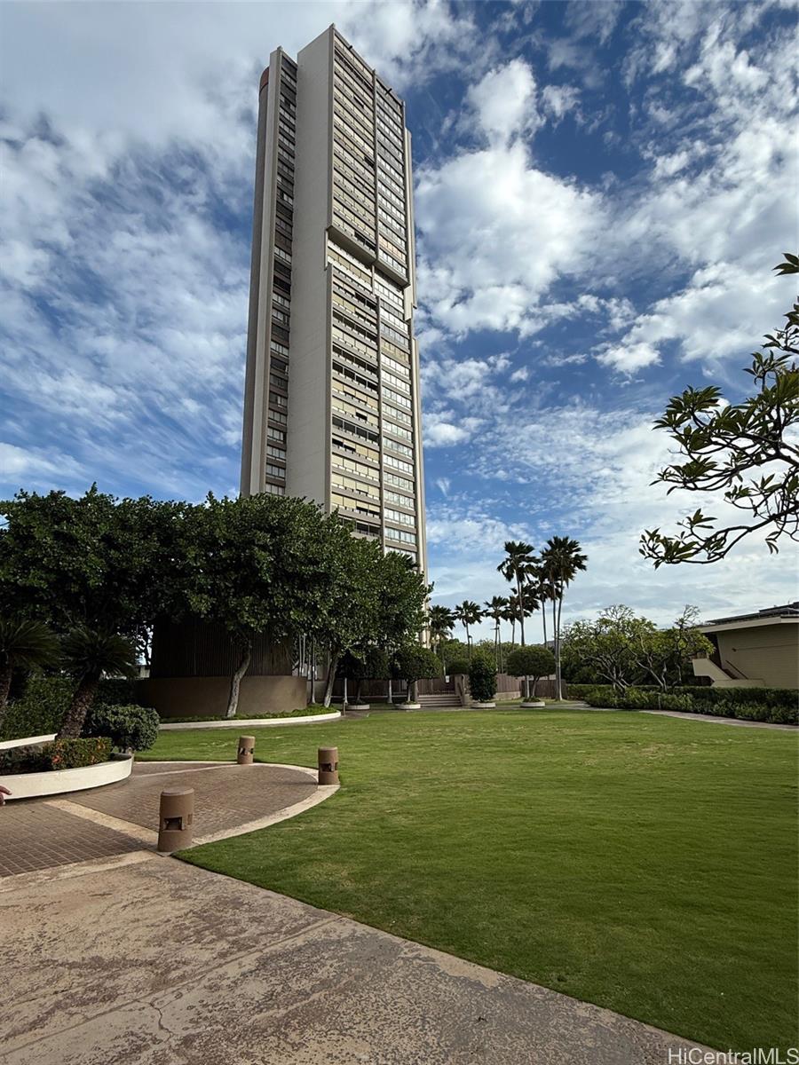 Royal Iolani condo # 2506, Honolulu, Hawaii - photo 18 of 25