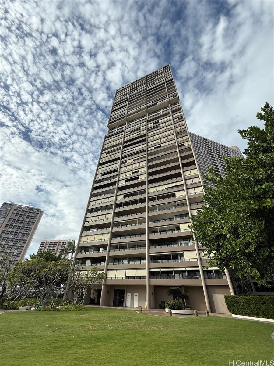 Royal Iolani condo # 2506, Honolulu, Hawaii - photo 19 of 25