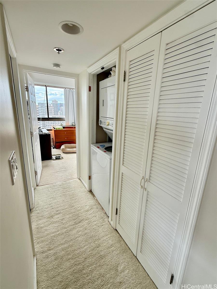 Royal Iolani condo # 2506, Honolulu, Hawaii - photo 3 of 22