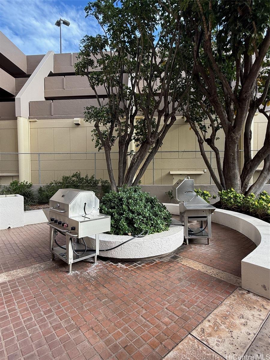 Royal Iolani condo # 2506, Honolulu, Hawaii - photo 21 of 25