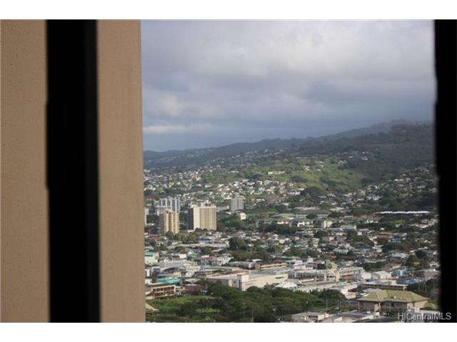 Royal Iolani condo # 3702, Honolulu, Hawaii - photo 14 of 17