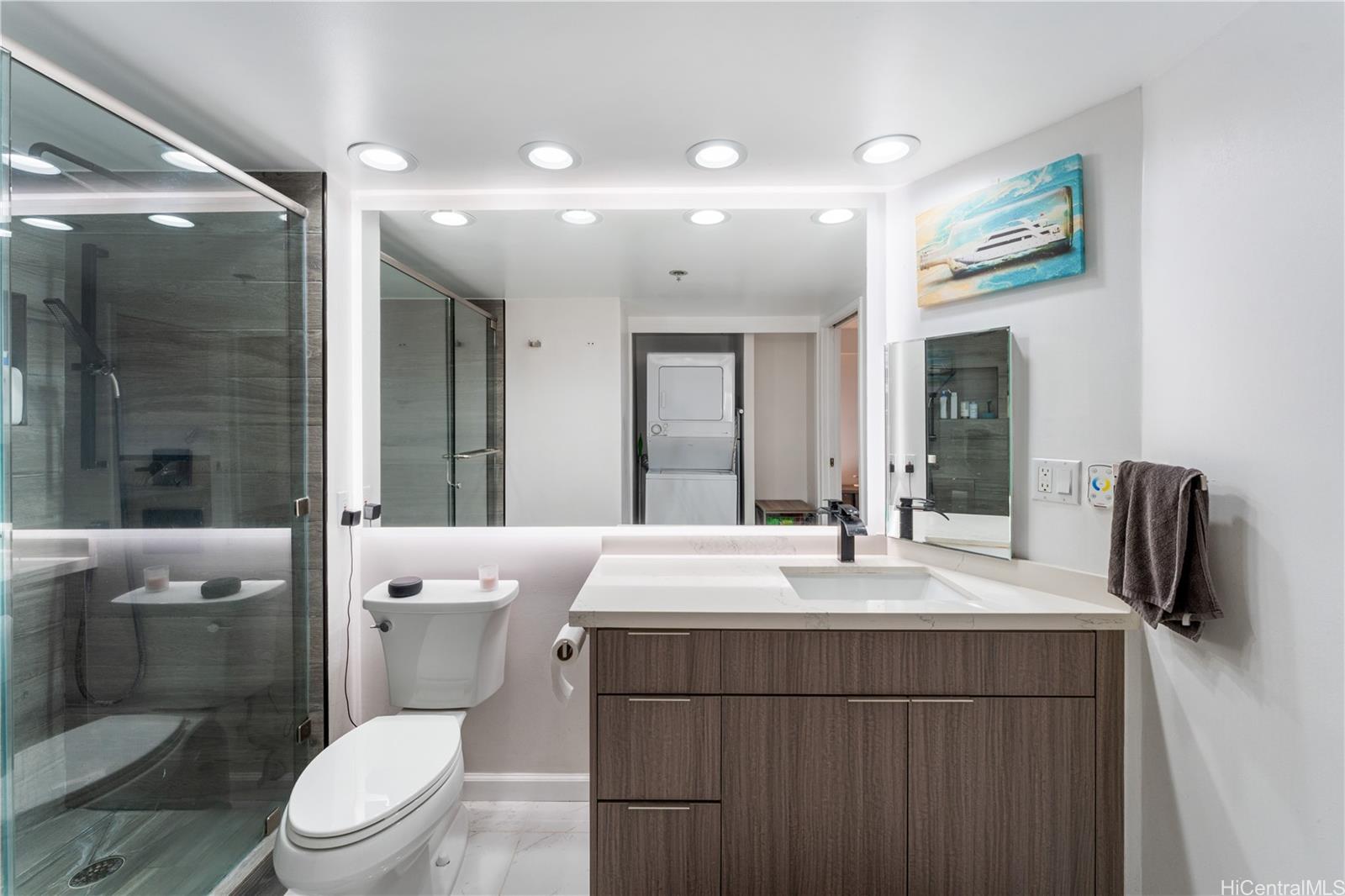 Royal Iolani condo # 3704, Honolulu, Hawaii - photo 15 of 25