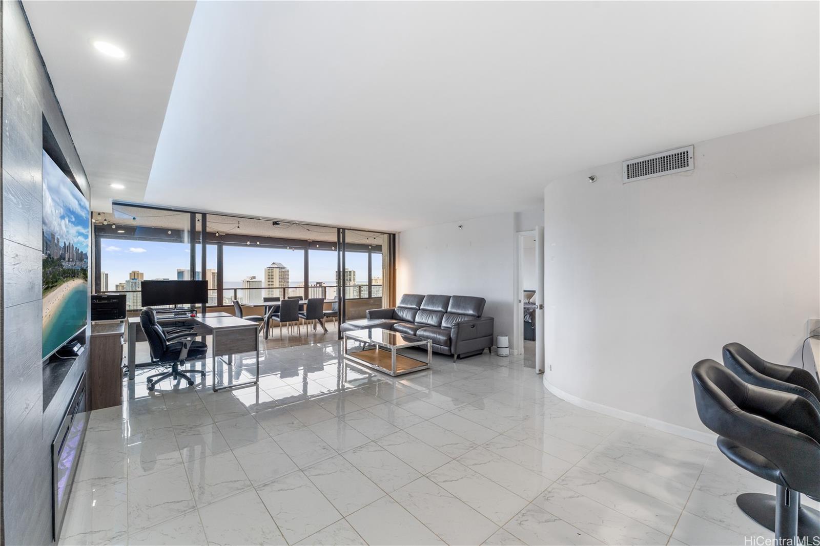 Royal Iolani condo # 3704, Honolulu, Hawaii - photo 17 of 25