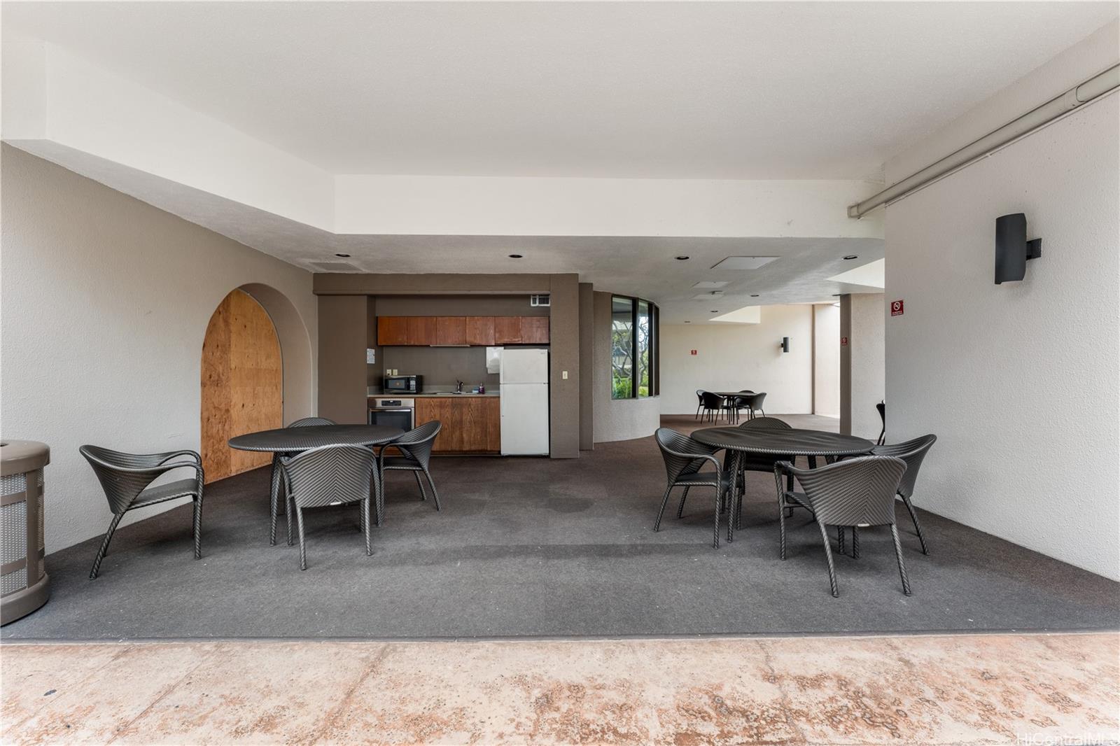 Royal Iolani condo # 3704, Honolulu, Hawaii - photo 18 of 25