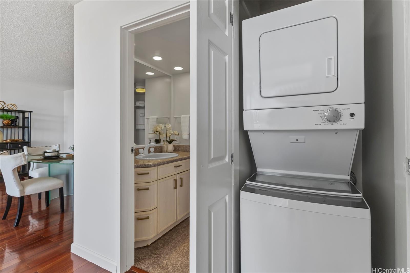 Royal Iolani condo # 3802, Honolulu, Hawaii - photo 17 of 25