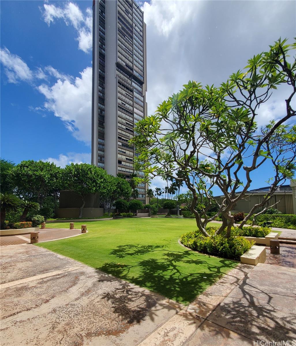 Royal Iolani condo # 504, Honolulu, Hawaii - photo 13 of 15