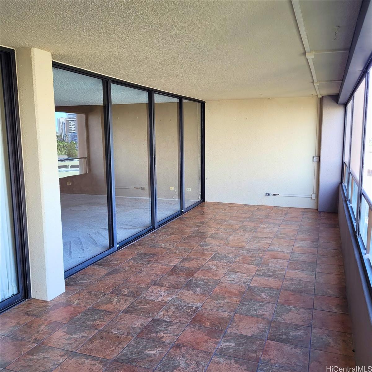 Royal Iolani condo # 908, Honolulu, Hawaii - photo 20 of 25