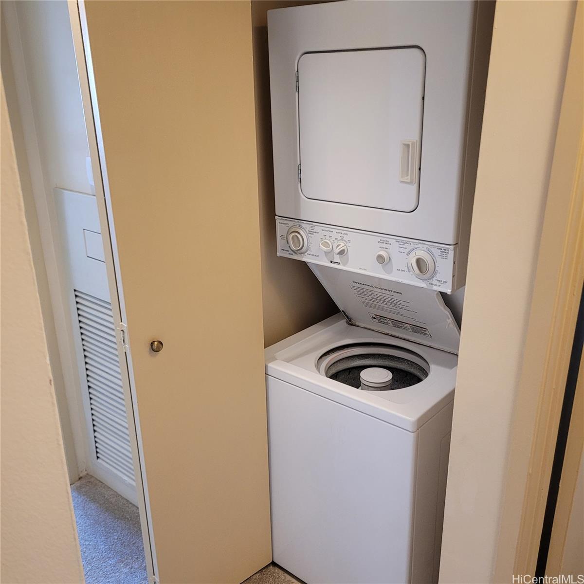 Royal Iolani condo # 908, Honolulu, Hawaii - photo 22 of 25