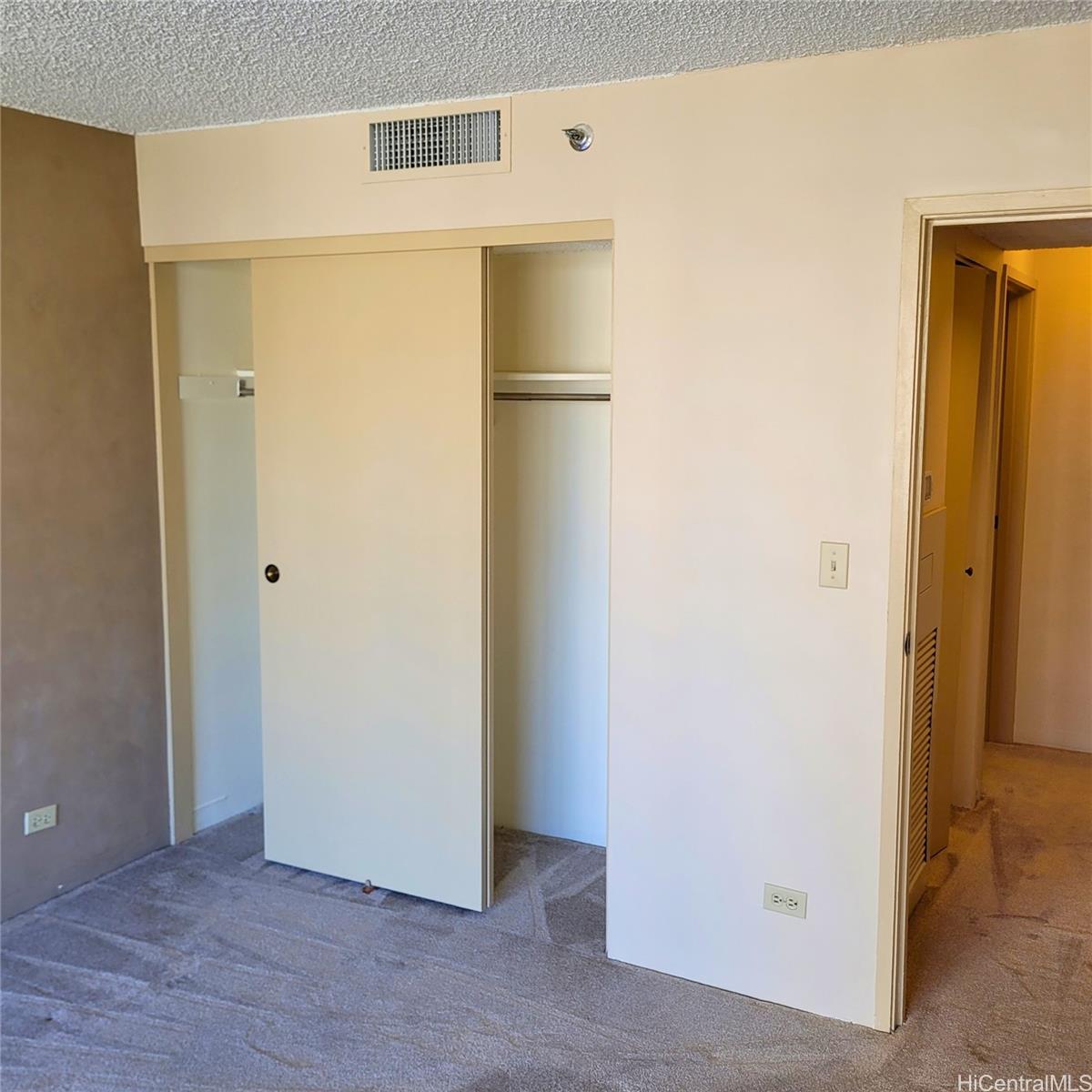 Royal Iolani condo # 908, Honolulu, Hawaii - photo 24 of 25