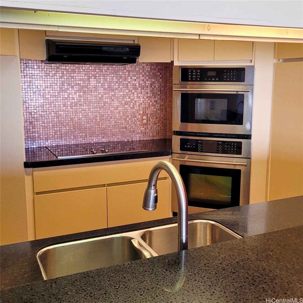 Royal Iolani condo # 908, Honolulu, Hawaii - photo 6 of 25