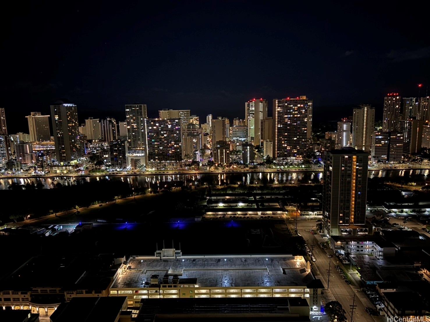 Royal Iolani condo # PH4, Honolulu, Hawaii - photo 17 of 25