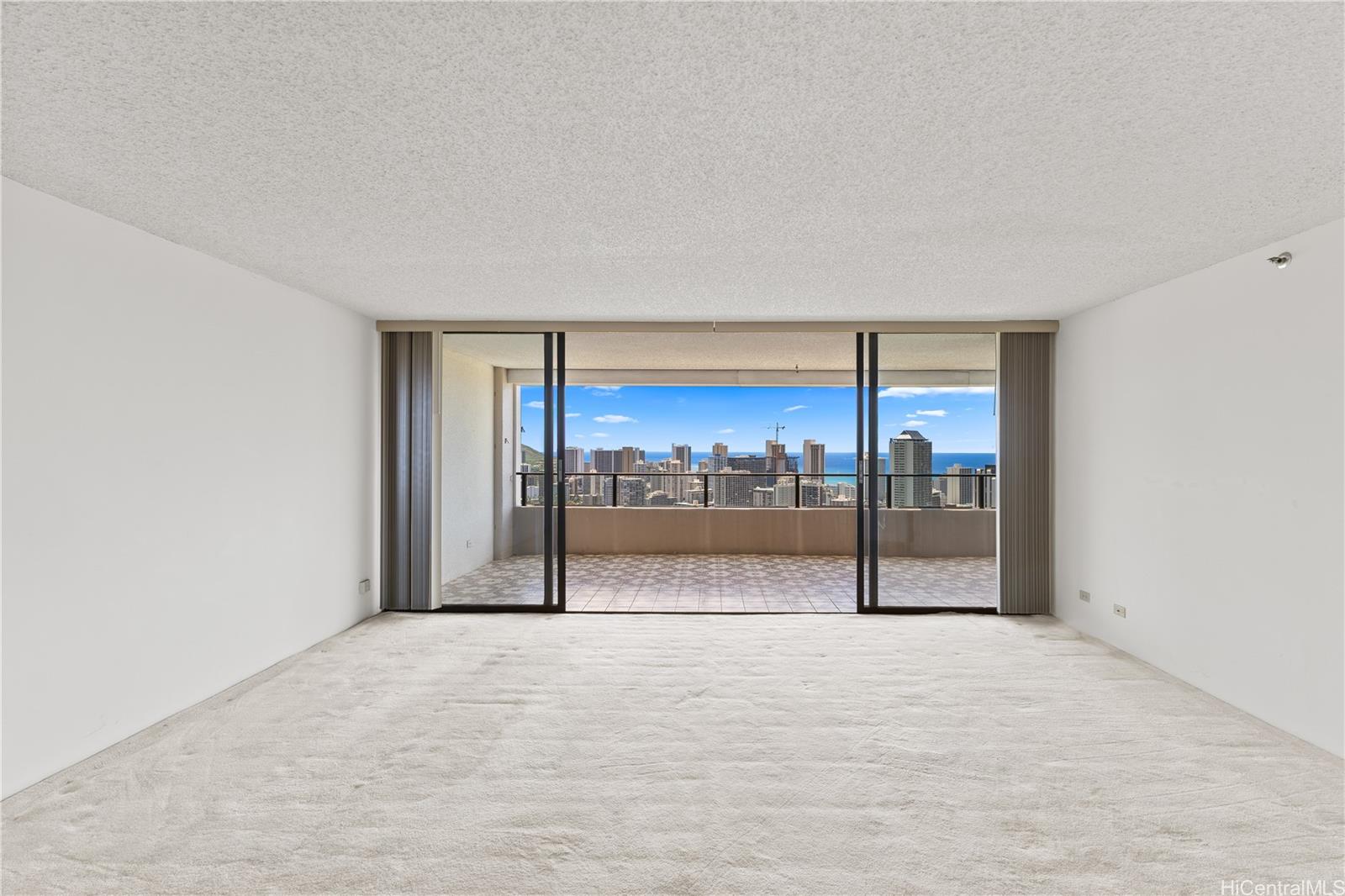 Royal Iolani condo # PH4, Honolulu, Hawaii - photo 3 of 25