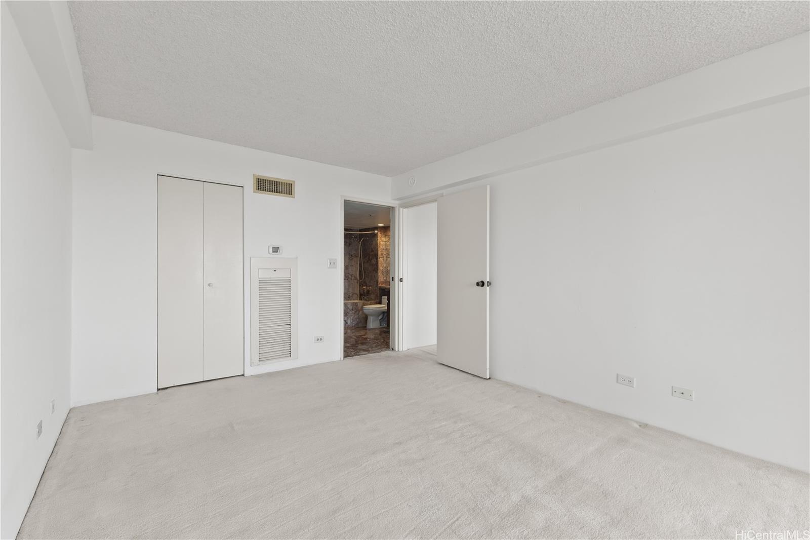 Royal Iolani condo # PH4, Honolulu, Hawaii - photo 10 of 25