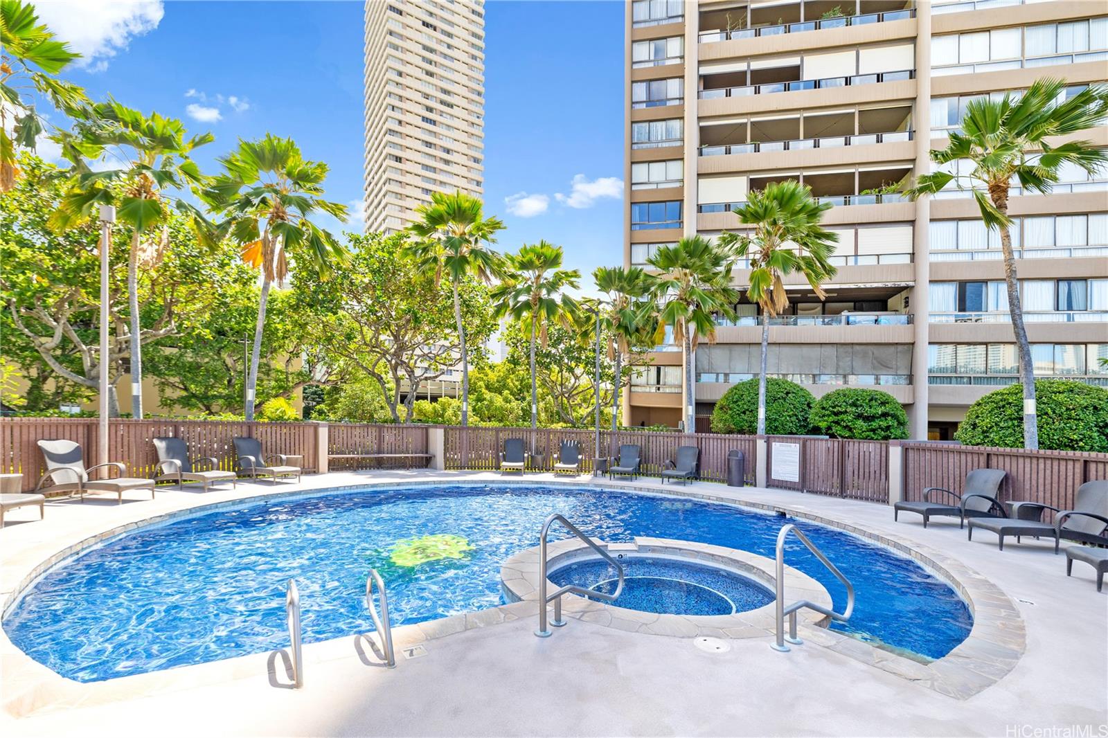 Royal Iolani condo # PH4, Honolulu, Hawaii - photo 18 of 22