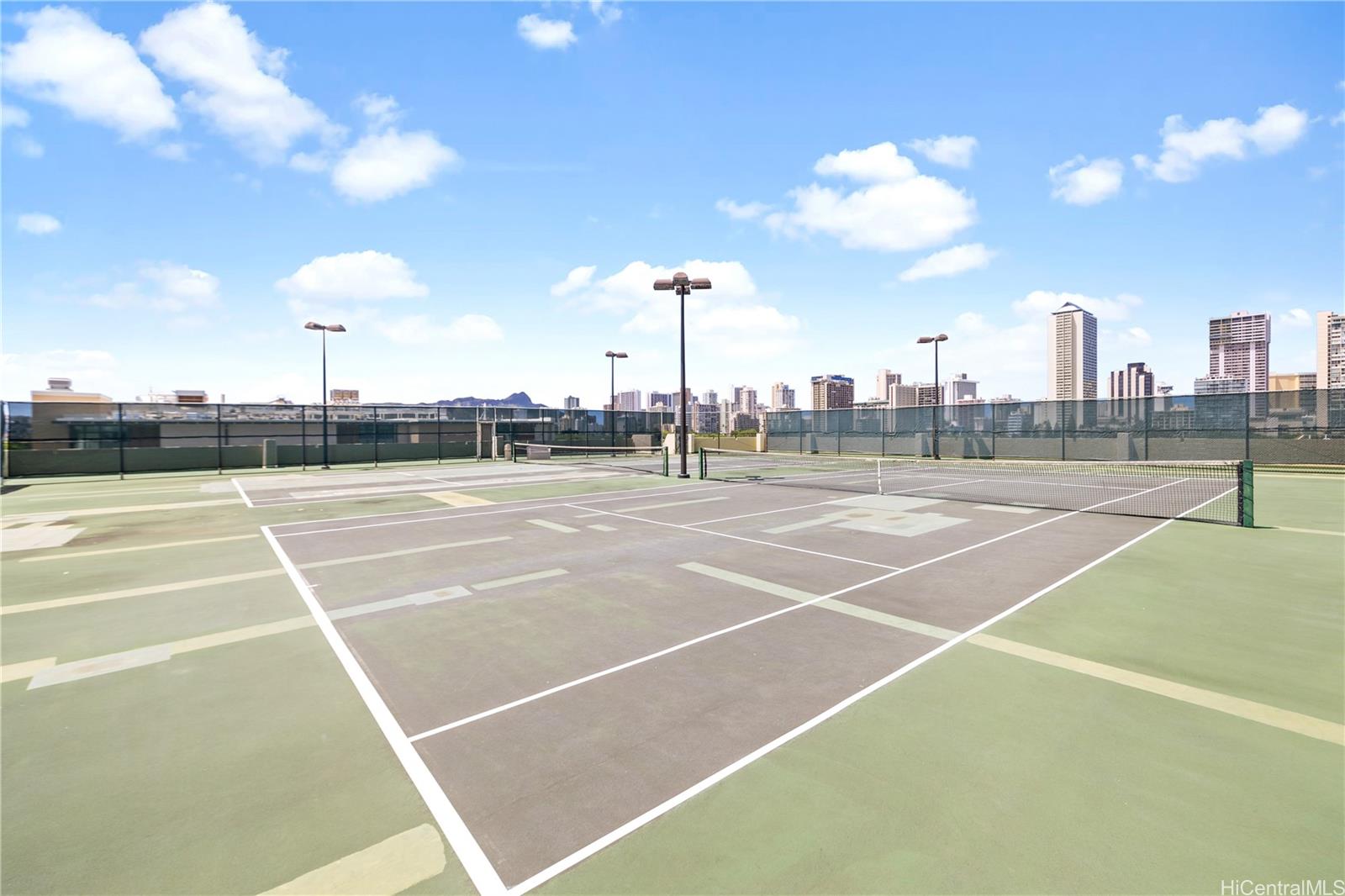 Royal Iolani condo # PH4, Honolulu, Hawaii - photo 19 of 21