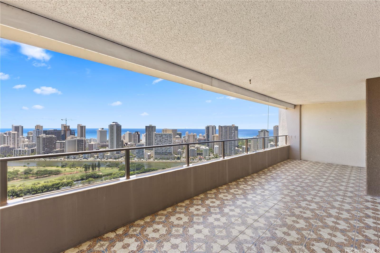Royal Iolani condo # PH4, Honolulu, Hawaii - photo 4 of 22