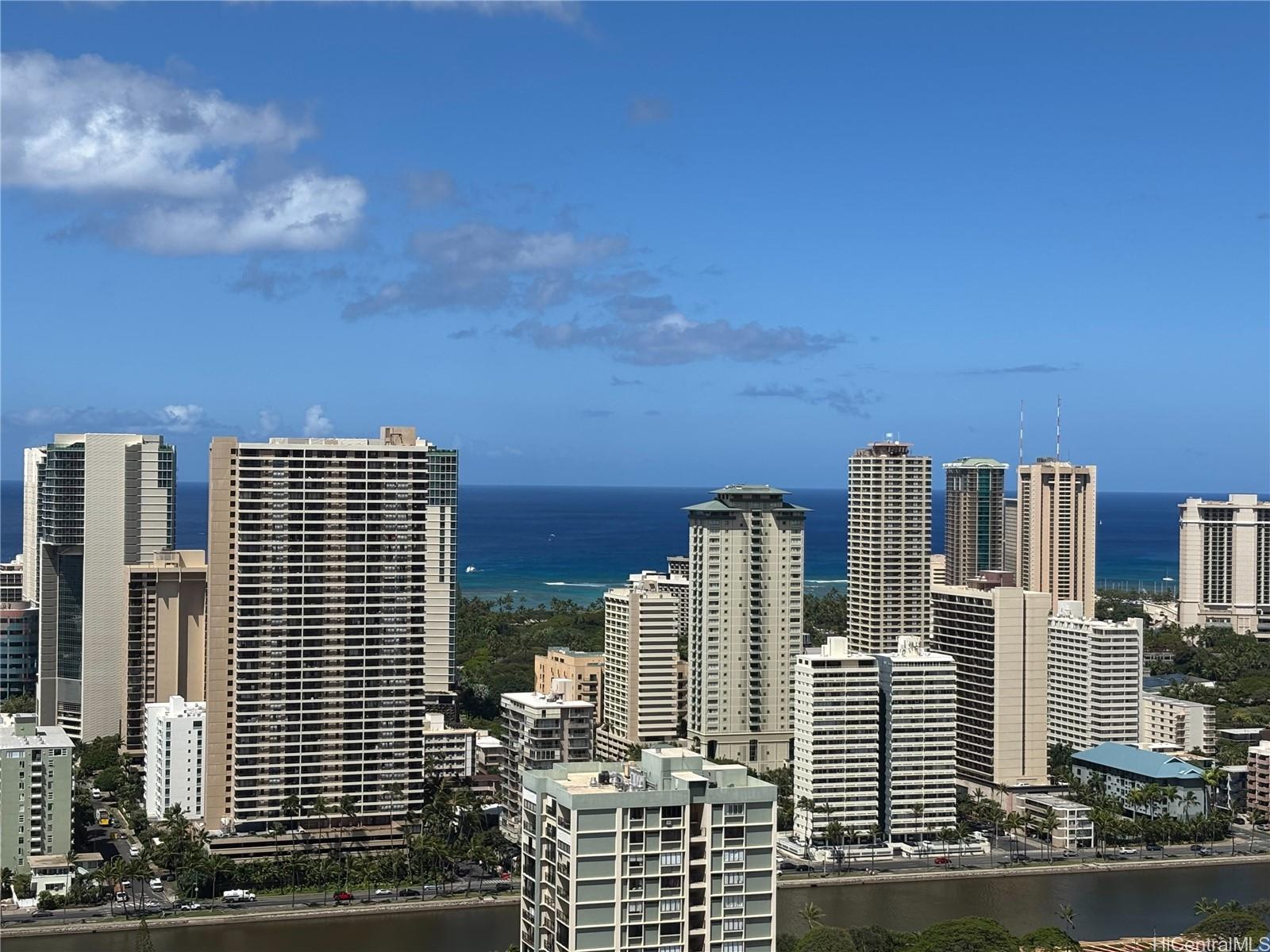 Royal Iolani condo # PH4, Honolulu, Hawaii - photo 9 of 22