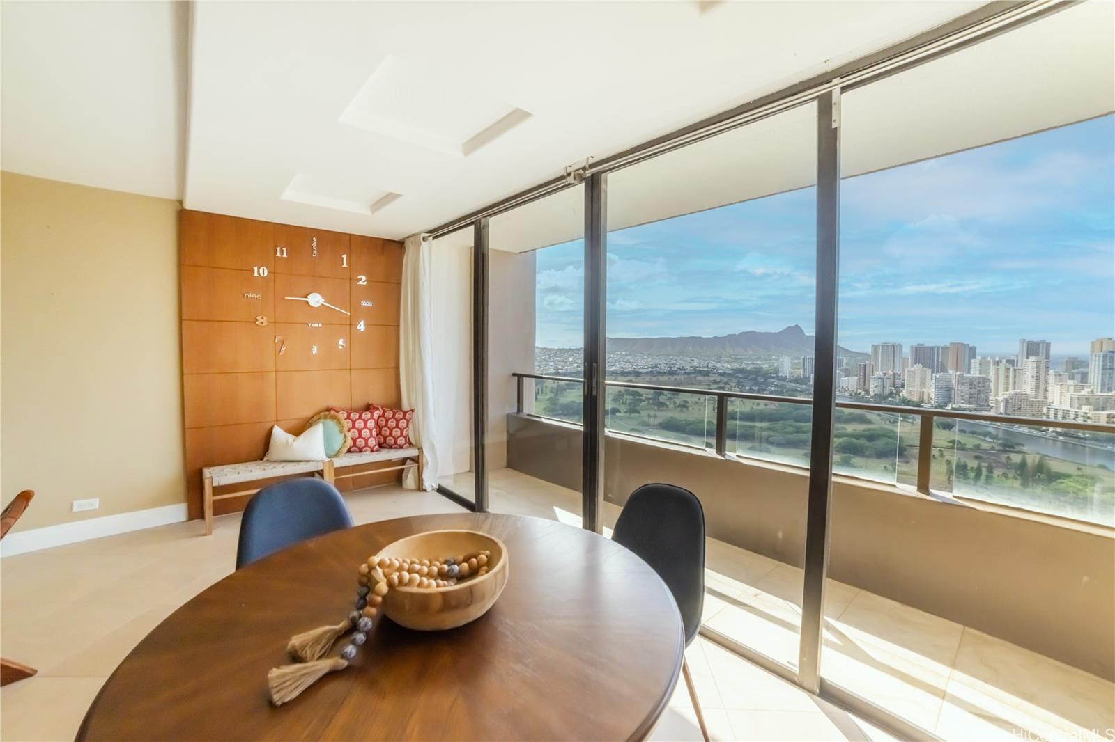 Royal Iolani condo # 3705, Honolulu, Hawaii - photo 6 of 24