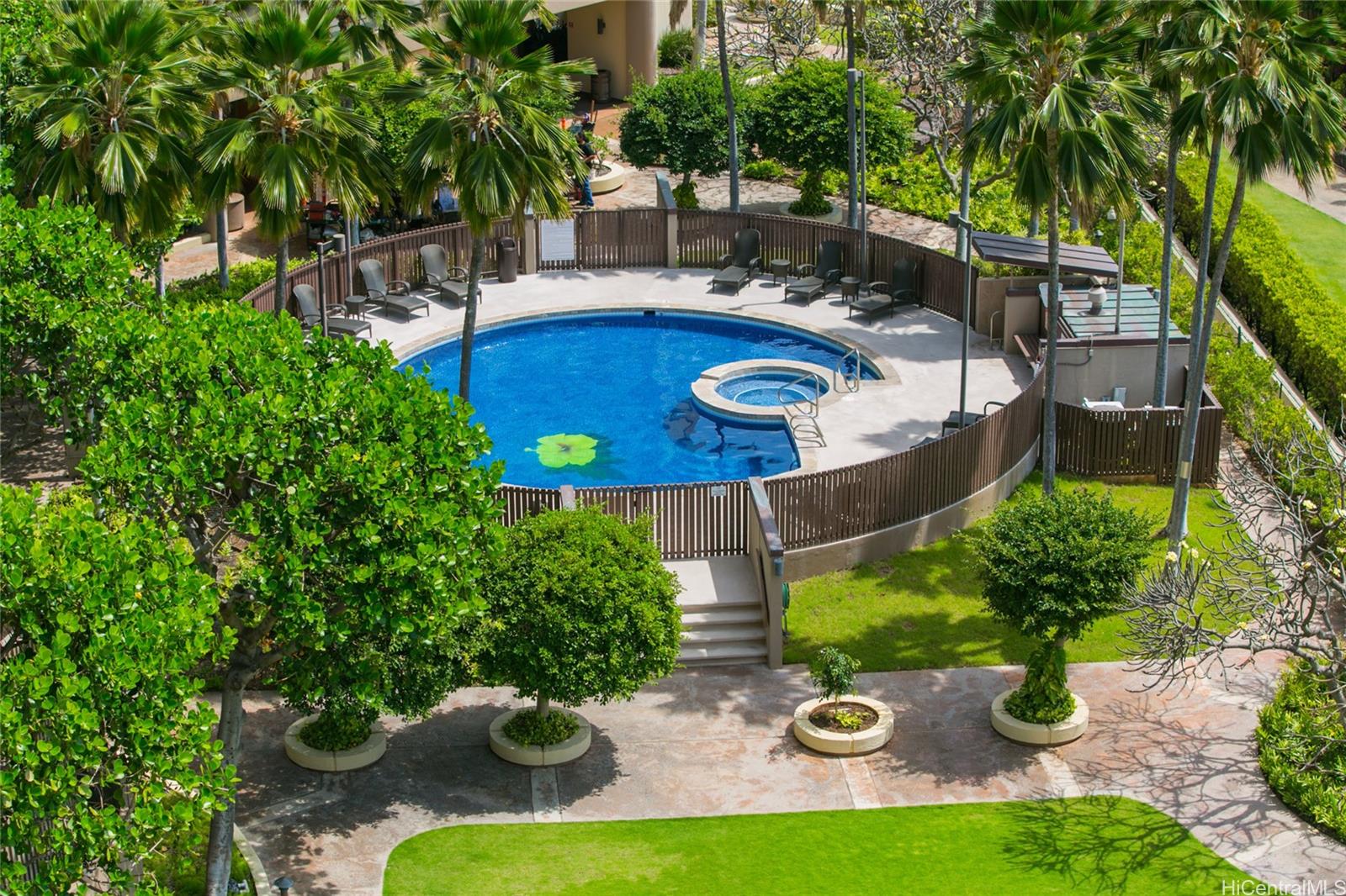 Royal Iolani condo # DH1001, Honolulu, Hawaii - photo 2 of 25