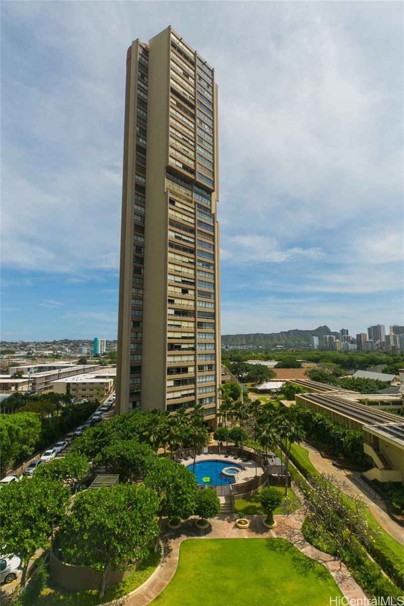 Royal Iolani condo # DH1001, Honolulu, Hawaii - photo 3 of 25