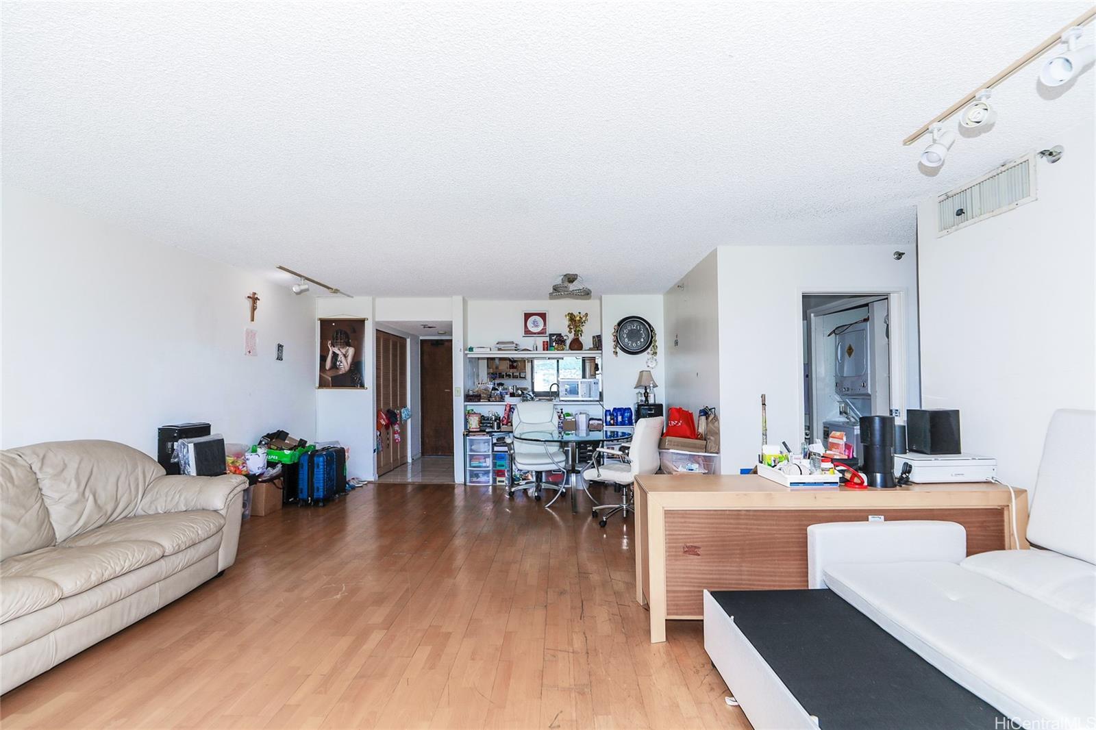 Royal Iolani condo # DH1001, Honolulu, Hawaii - photo 22 of 25