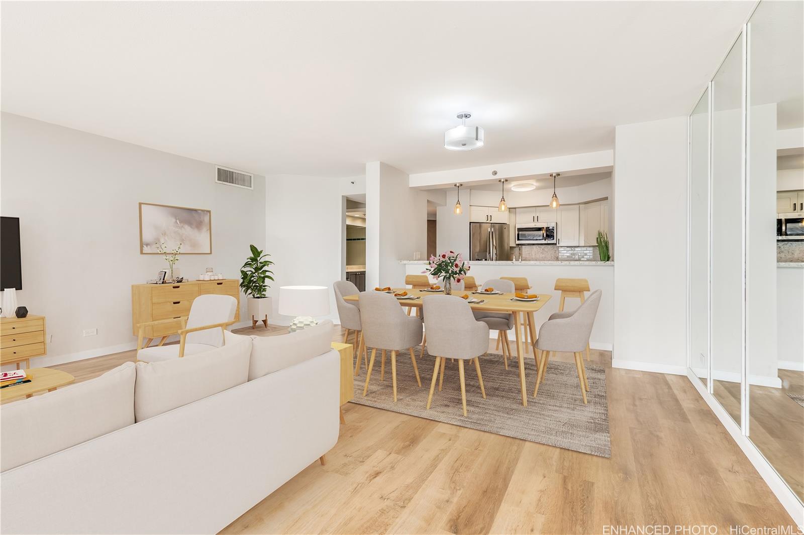 Royal Iolani condo # DH1907, Honolulu, Hawaii - photo 3 of 24