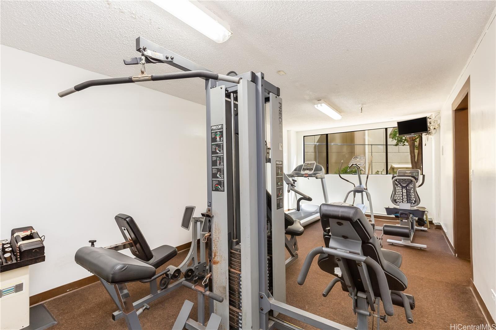 Royal Iolani condo # DH1907, Honolulu, Hawaii - photo 22 of 24