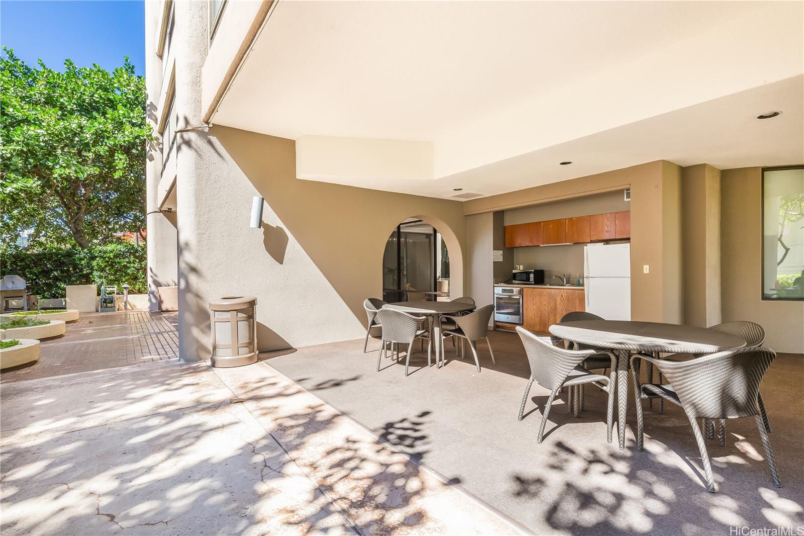 Royal Iolani condo # DH1907, Honolulu, Hawaii - photo 21 of 24