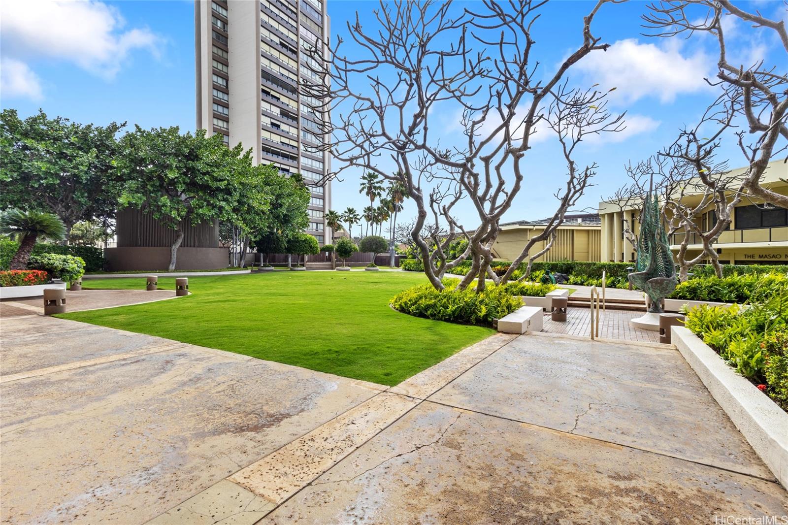 Royal Iolani condo # DH/2807, Honolulu, Hawaii - photo 18 of 25