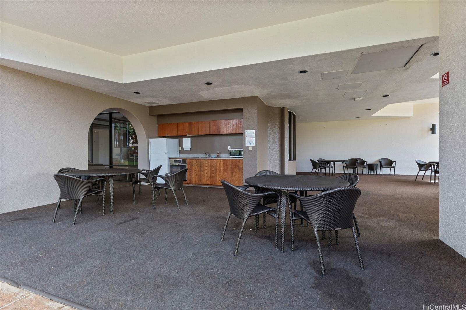 Royal Iolani condo # DH/2807, Honolulu, Hawaii - photo 21 of 25