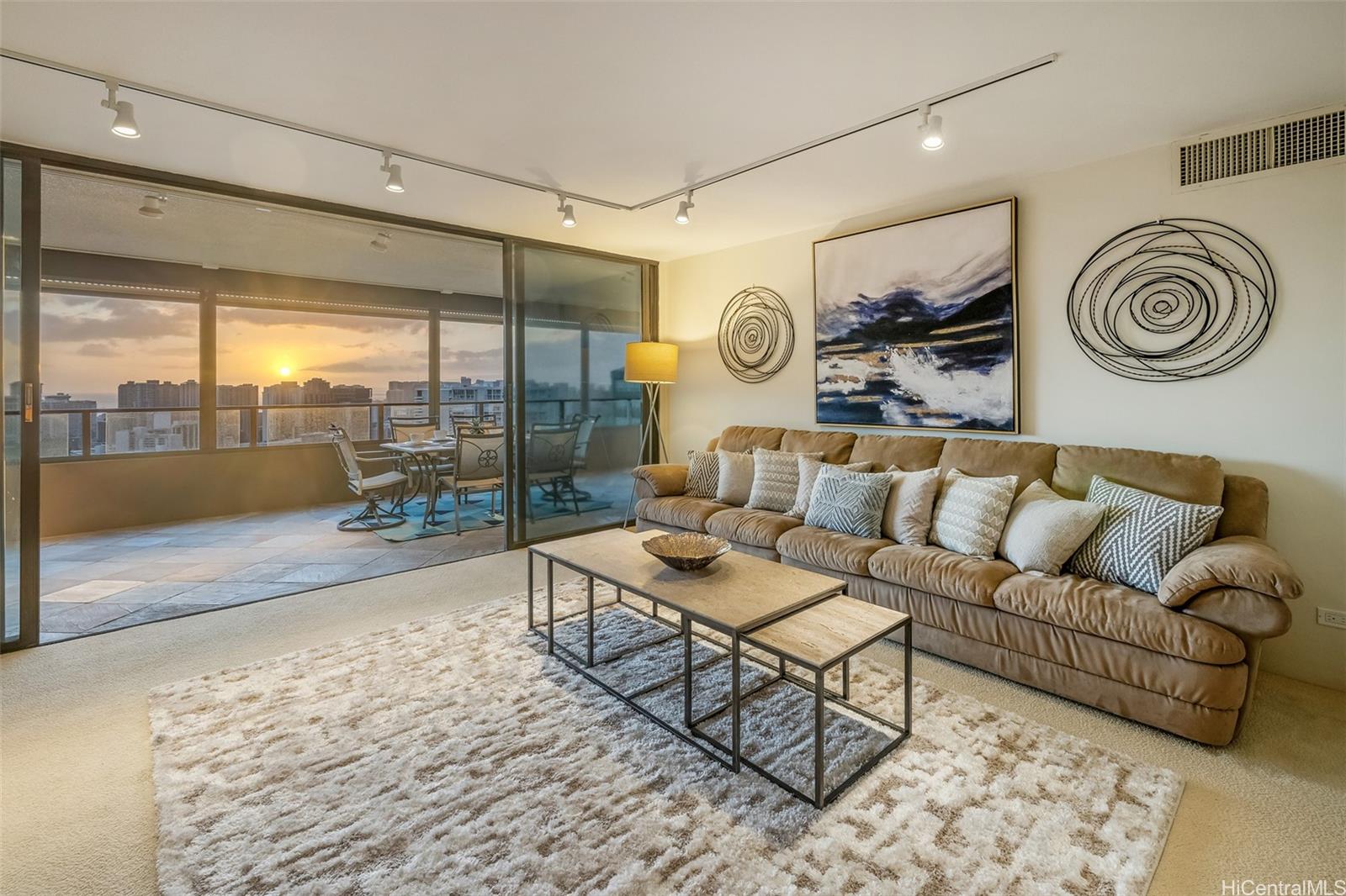 Royal Iolani condo # PH7, Honolulu, Hawaii - photo 2 of 25