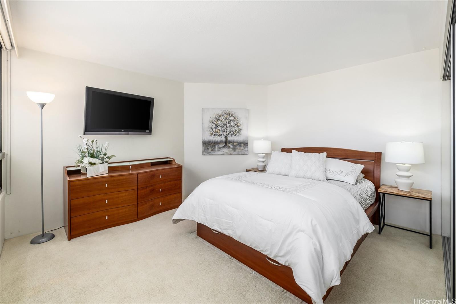 Royal Iolani condo # PH7, Honolulu, Hawaii - photo 13 of 25