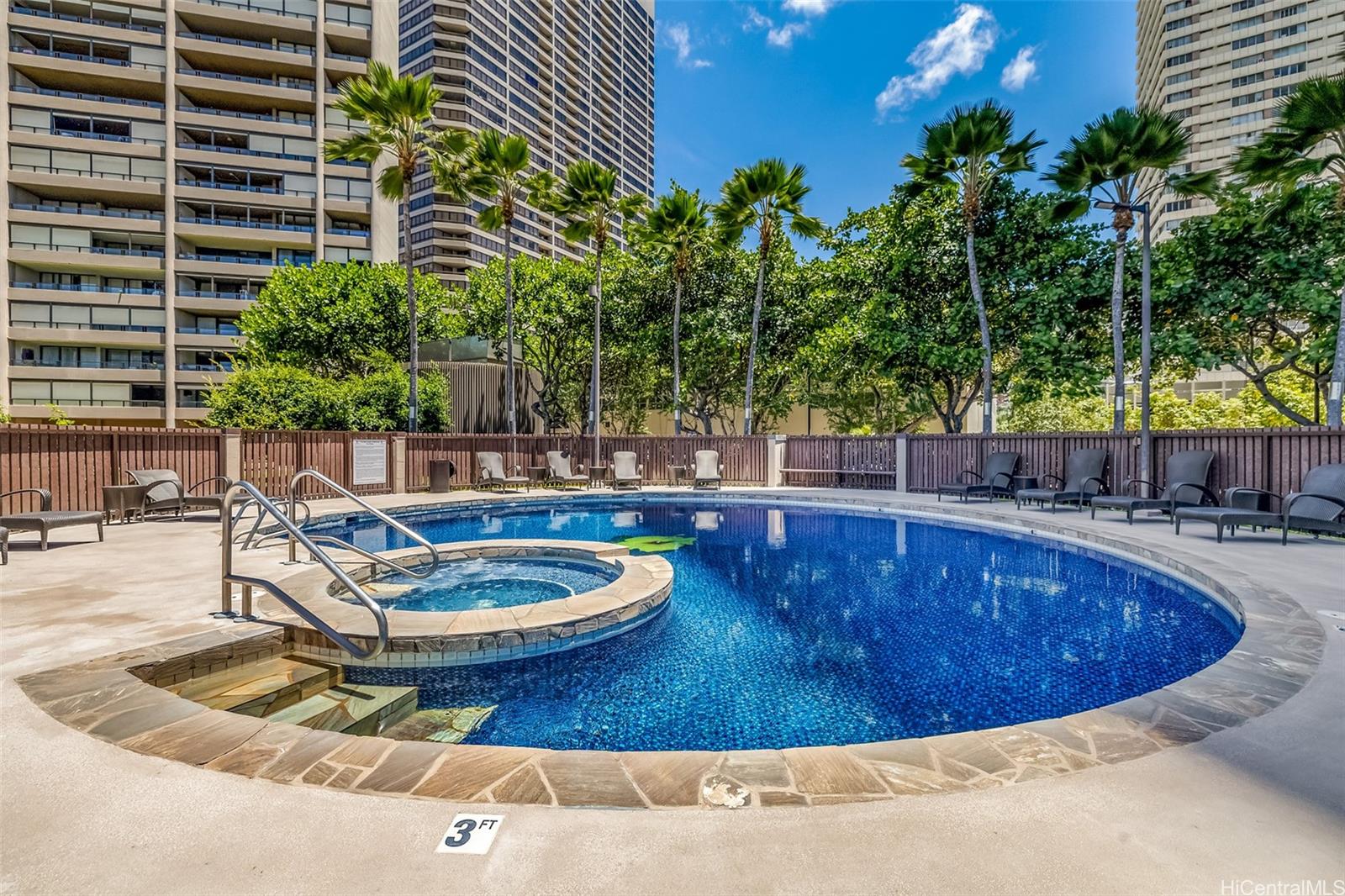 Royal Iolani condo # PH7, Honolulu, Hawaii - photo 18 of 25