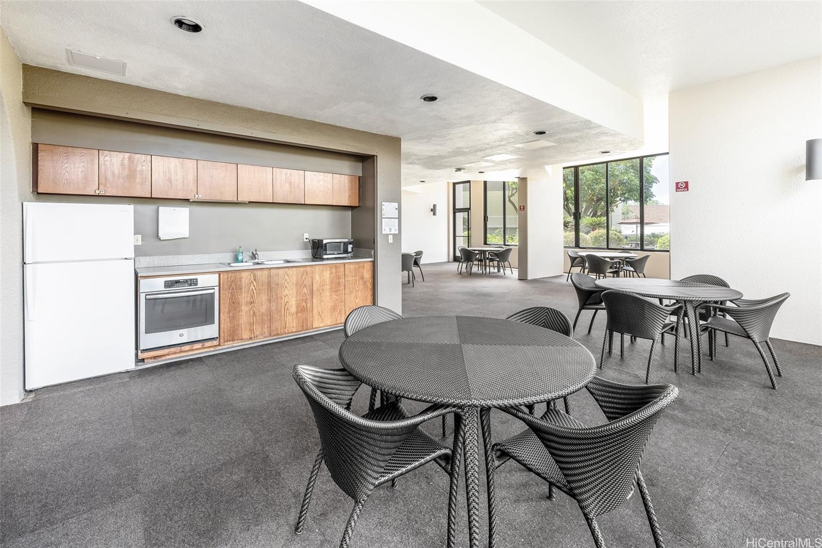 Royal Iolani condo # PH7, Honolulu, Hawaii - photo 20 of 25