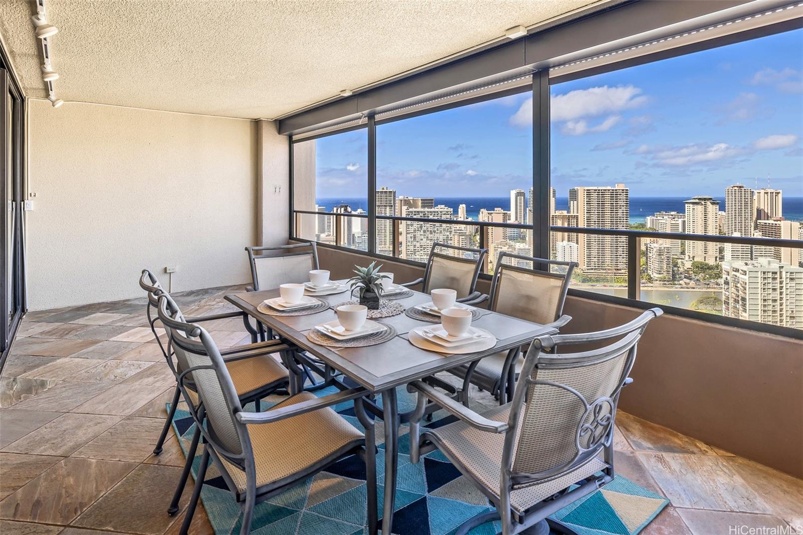 Royal Iolani condo # PH7, Honolulu, Hawaii - photo 3 of 25