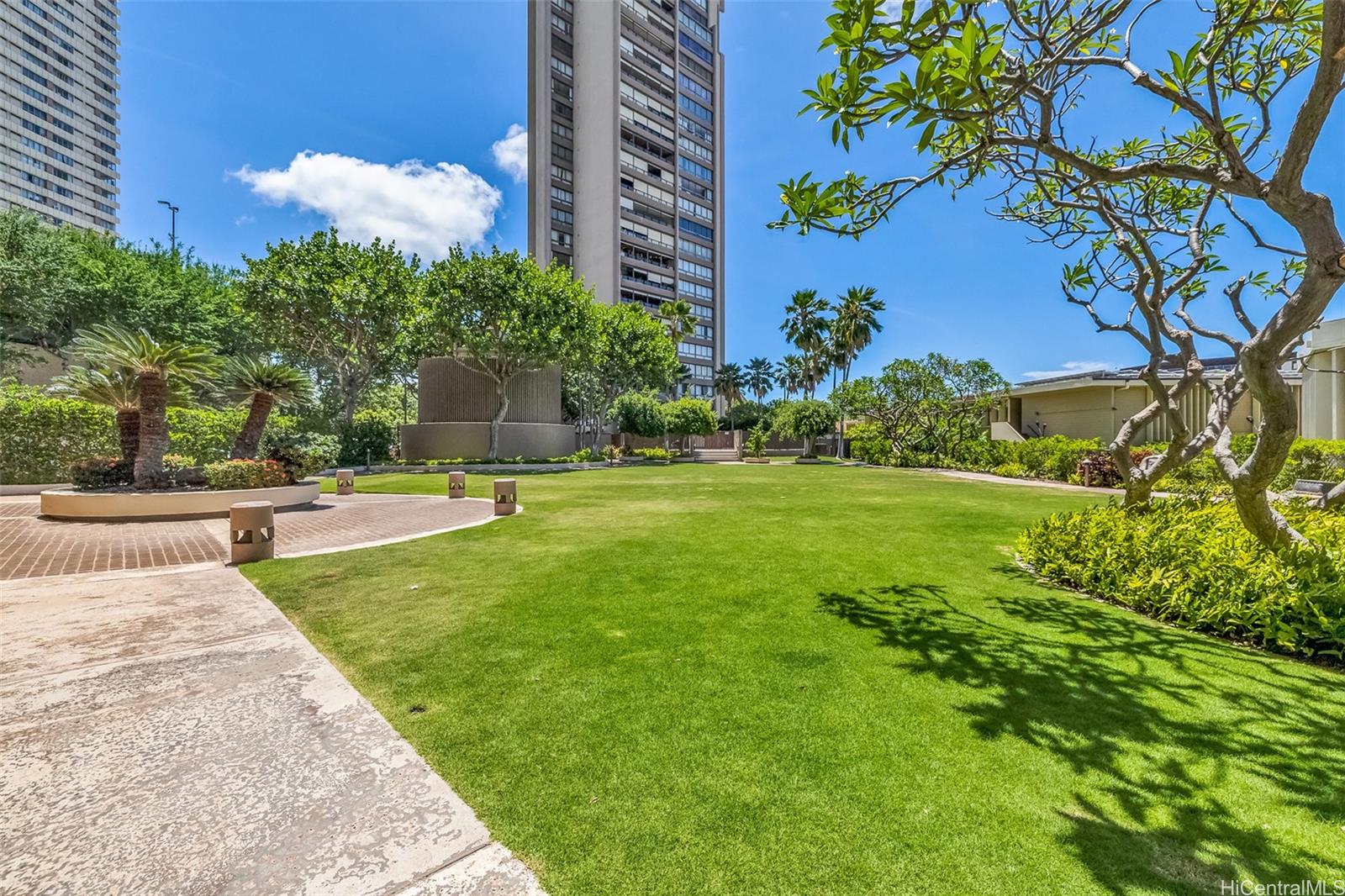 Royal Iolani condo # PH7, Honolulu, Hawaii - photo 25 of 25