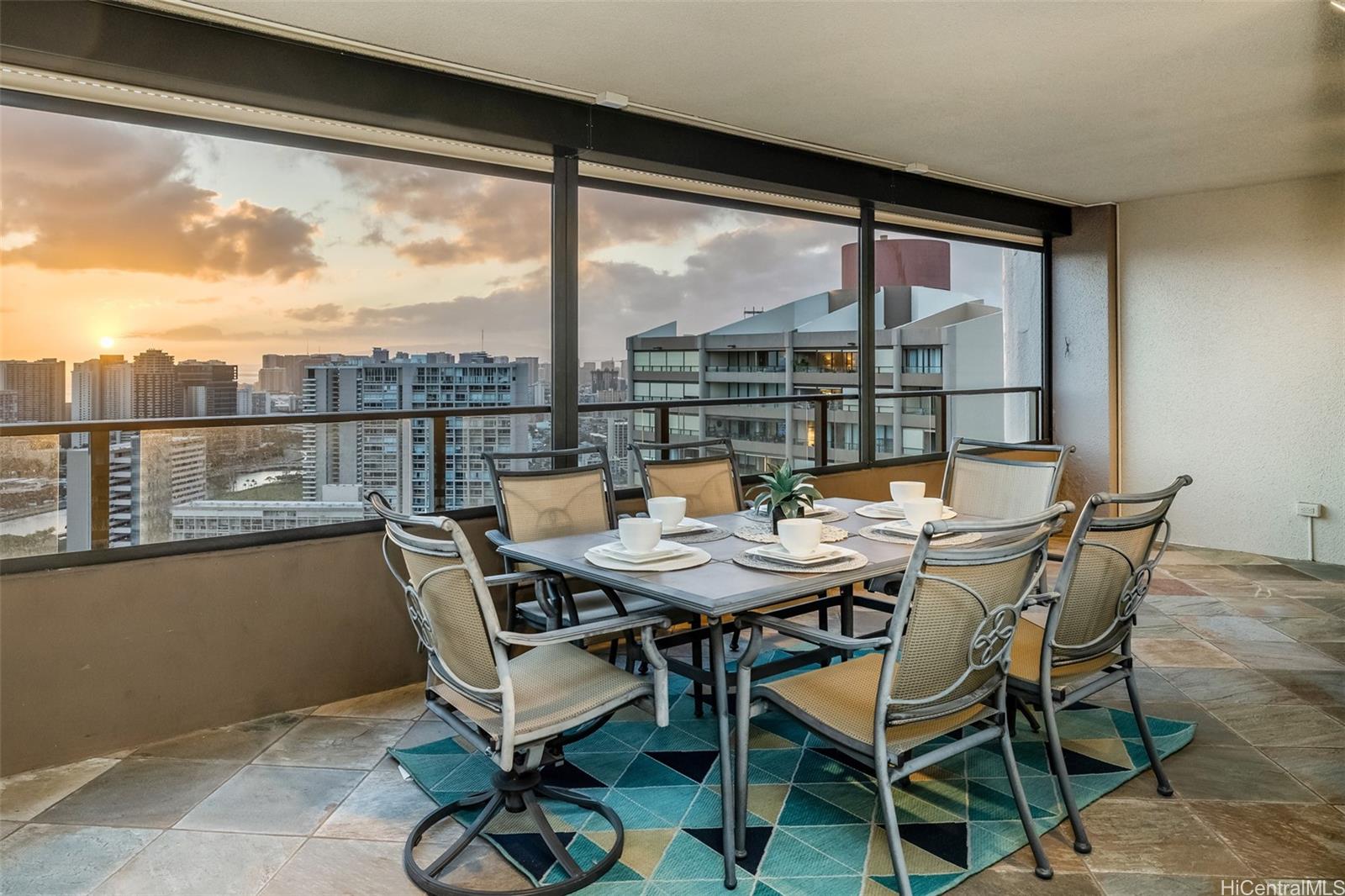 Royal Iolani condo # PH7, Honolulu, Hawaii - photo 4 of 25