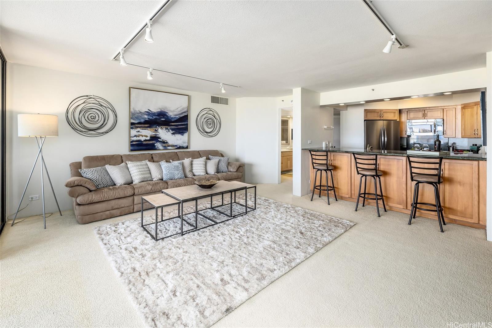 Royal Iolani condo # PH7, Honolulu, Hawaii - photo 6 of 25