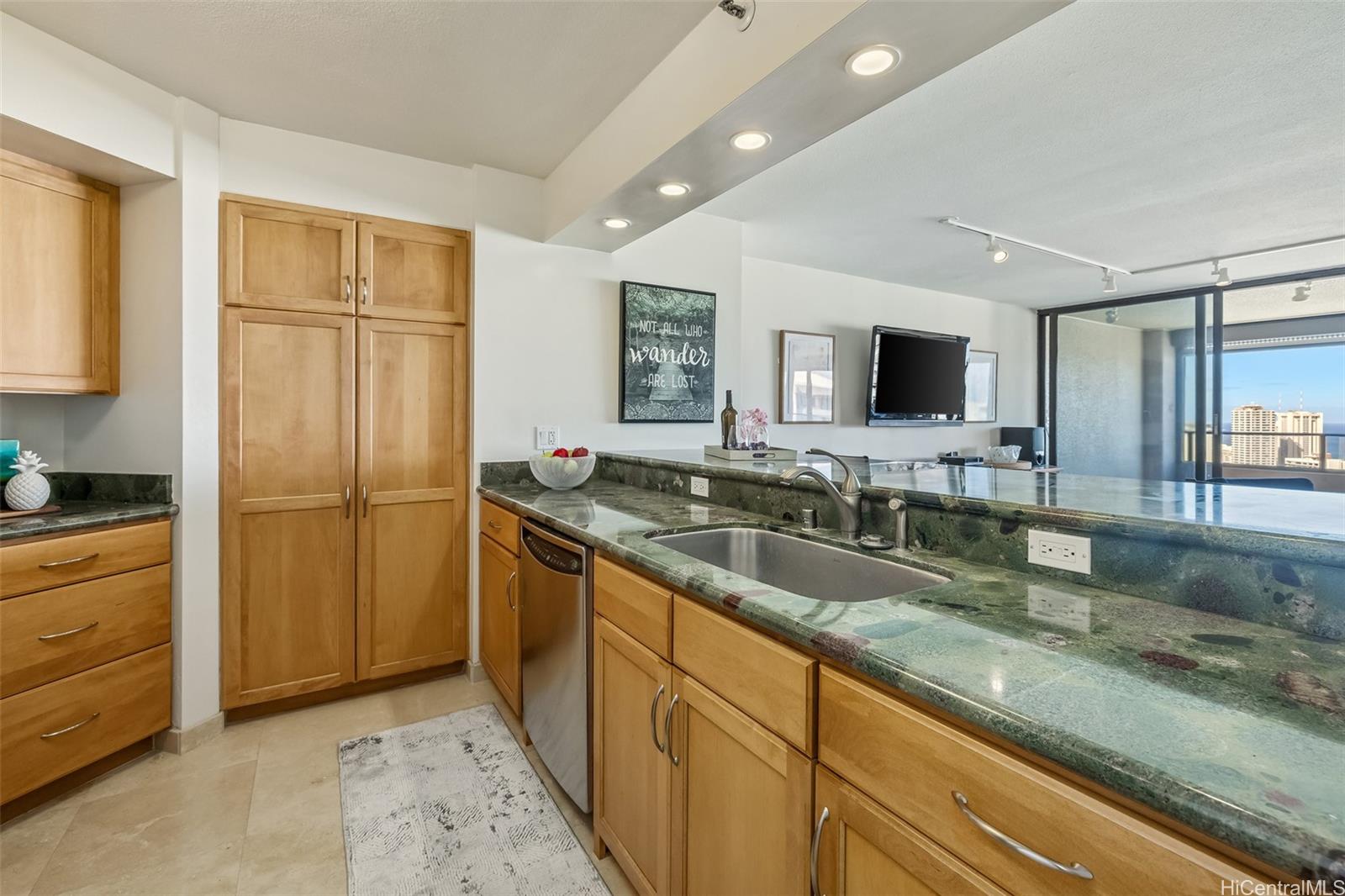 Royal Iolani condo # PH7, Honolulu, Hawaii - photo 9 of 25