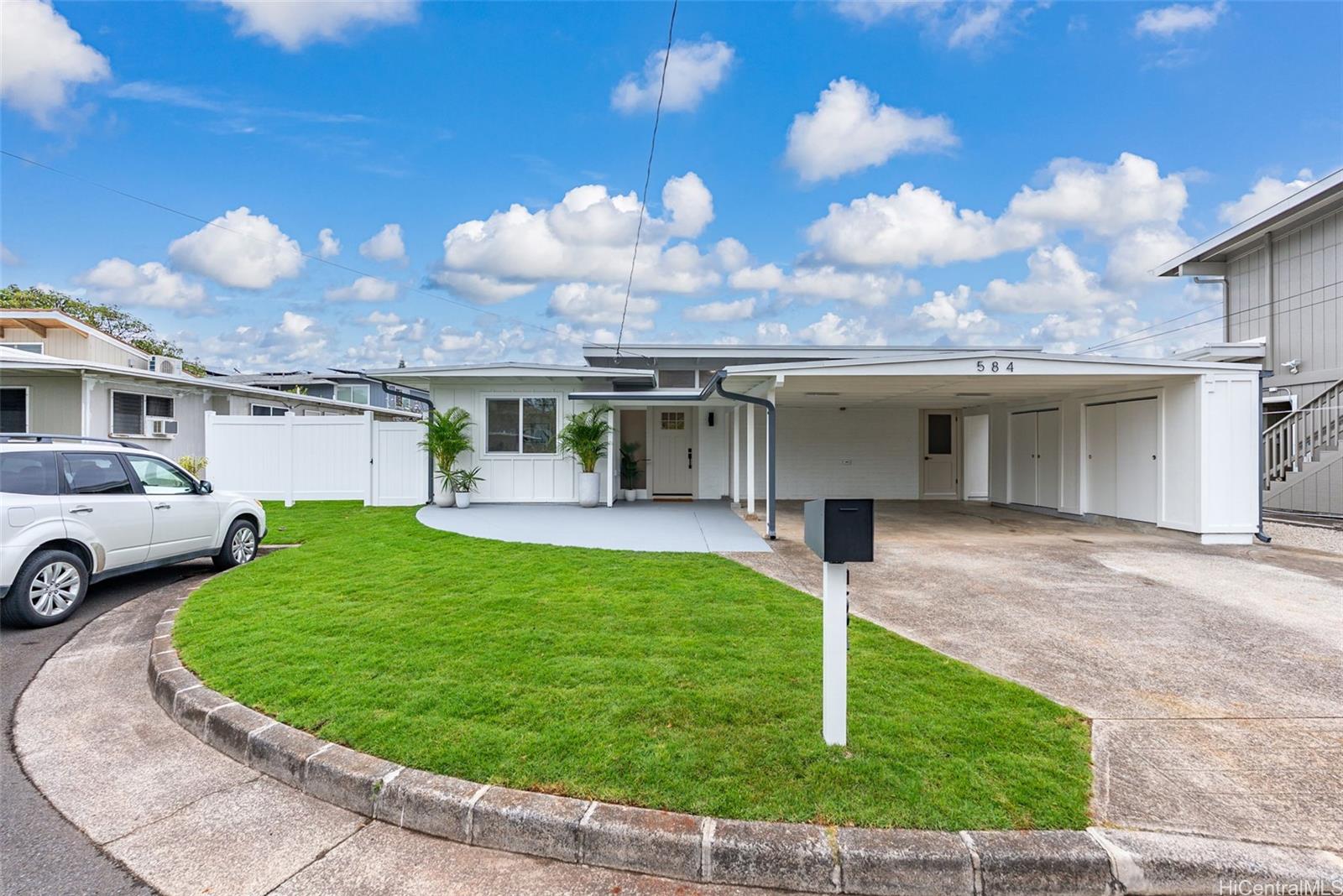 584  Kipuka Place Coconut Grove, Kailua home - photo 2 of 25