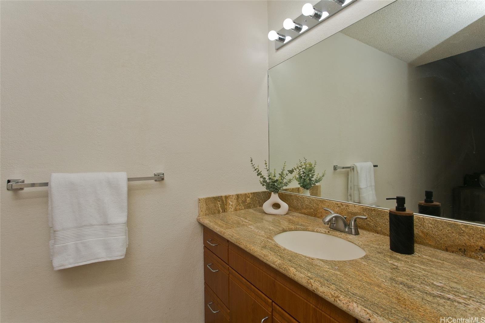 Crosspointe condo # 26W, Honolulu, Hawaii - photo 11 of 12