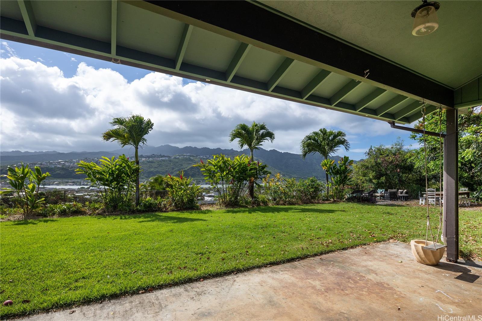 587  Pakala Street Koko Head Terrace, Hawaii Kai home - photo 5 of 25