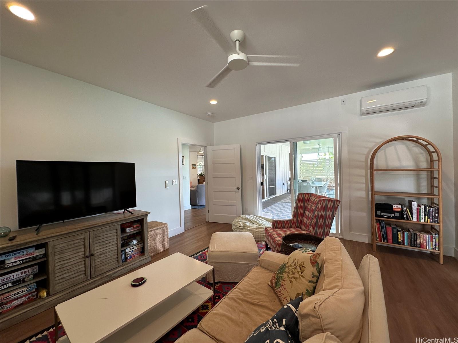 5872 Haleola Street Honolulu - Rental - photo 13 of 22