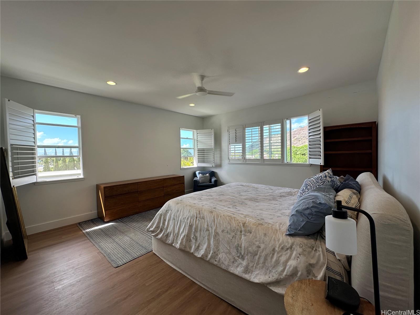 5872 Haleola Street Honolulu - Rental - photo 14 of 22