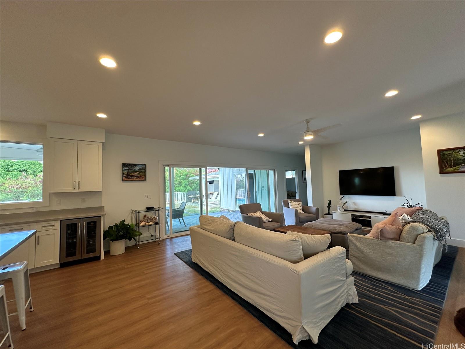 5872 Haleola Street Honolulu - Rental - photo 5 of 22