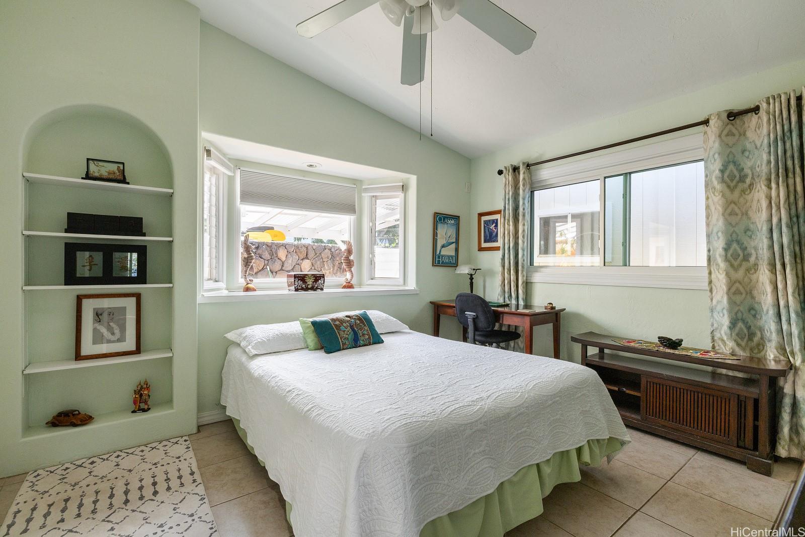 589  Iana Street Enchanted Lake, Kailua home - photo 11 of 25