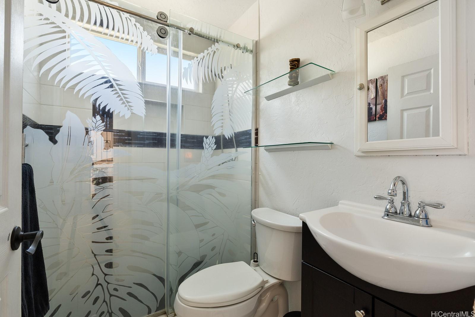 589  Iana Street Enchanted Lake, Kailua home - photo 19 of 25