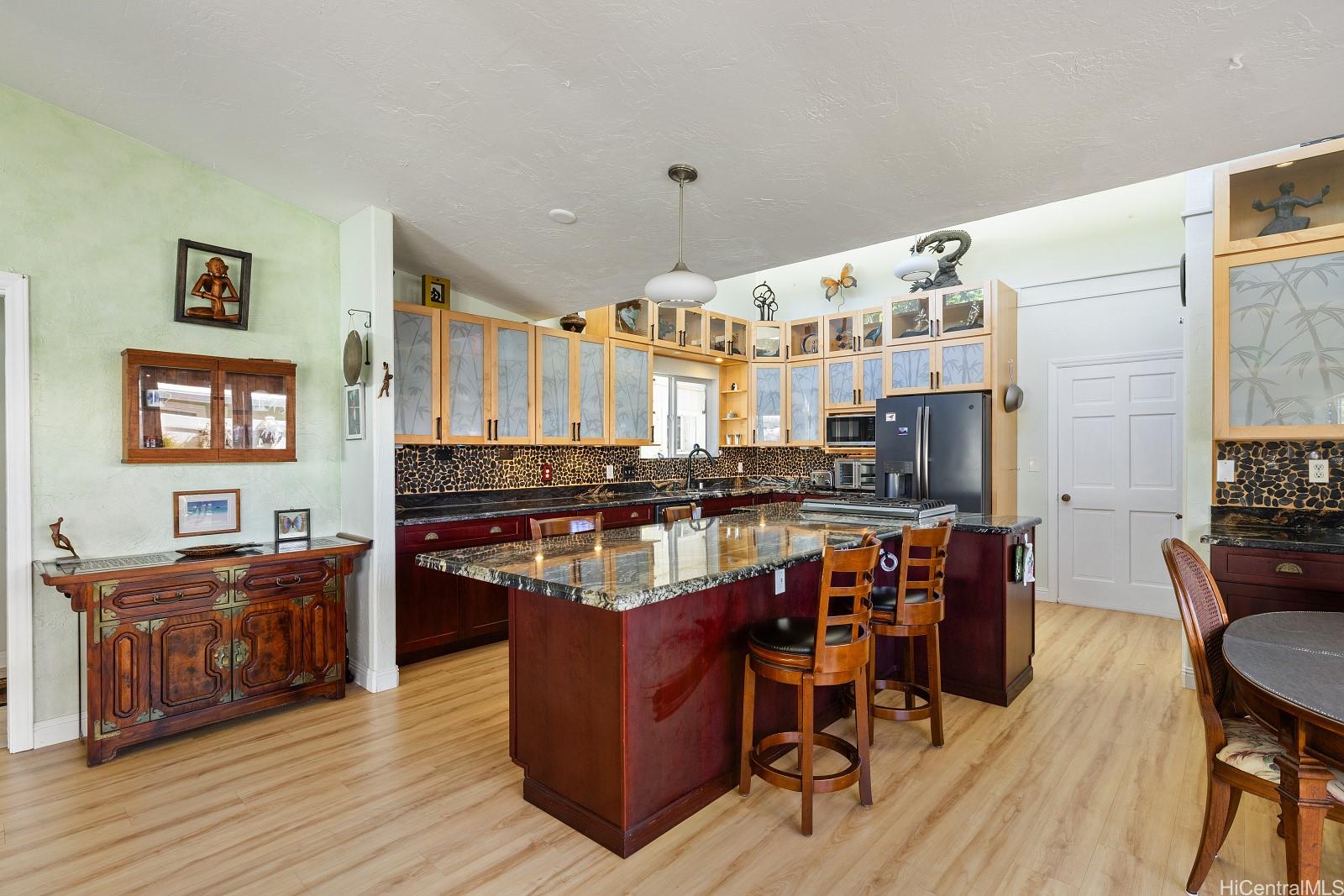 589  Iana Street Enchanted Lake, Kailua home - photo 3 of 25